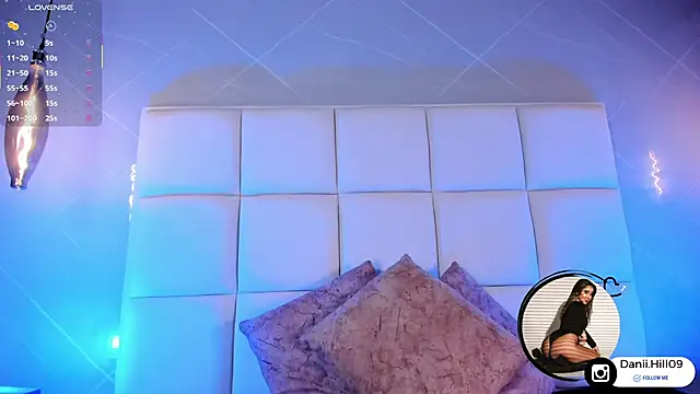 danii hill  online show from November 11, 4:34 am