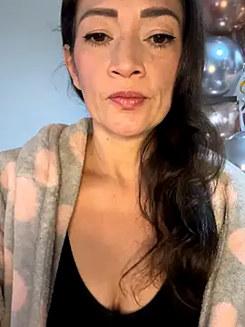 Snapshot of Yulia_sx chatting on October 4, 9:35 pm Yulia sx online show from October 4, 9:35 pm