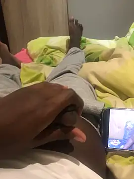 kingkongbigbong online show from March 28, 5:45 pm