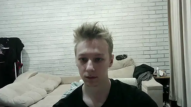 Snapshot of sladkiyoo chatting on January 10, 9:33 am sladkiyoo online show from January 10, 9:33 am