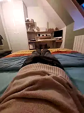 Snapshot of Vijeniv13 chatting on February 19, 5:31 pm Vijeniv13 online show from February 19, 5:31 pm