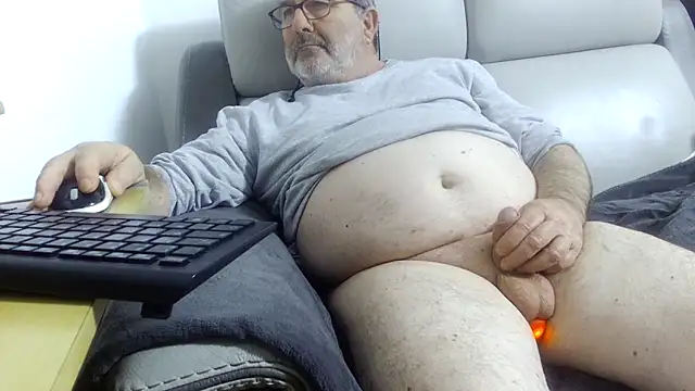 gillou1234 online show from March 20, 12:15 am