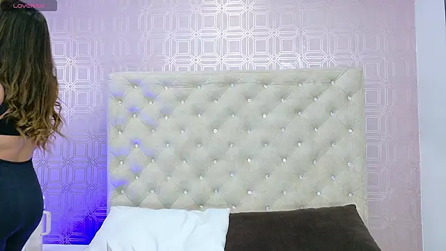 Snapshot of Sara_Desire chatting on September 9, 12:15 pm Sara Desire online show from September 9, 12:15 pm