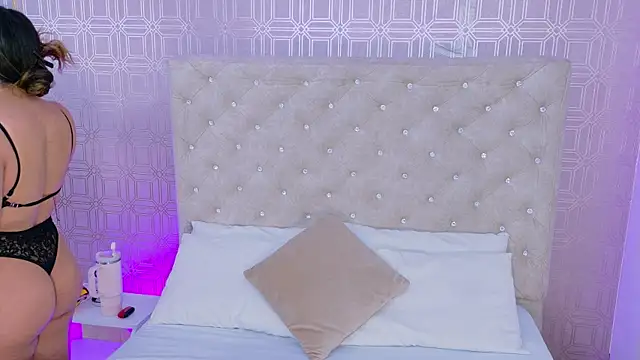 Snapshot of Sara_Desire chatting on September 11, 11:43 am Sara Desire online show from September 11, 11:43 am