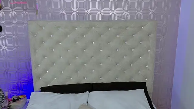 Snapshot of Sara_Desire chatting on September 21, 12:18 pm Sara Desire online show from September 21, 12:18 pm