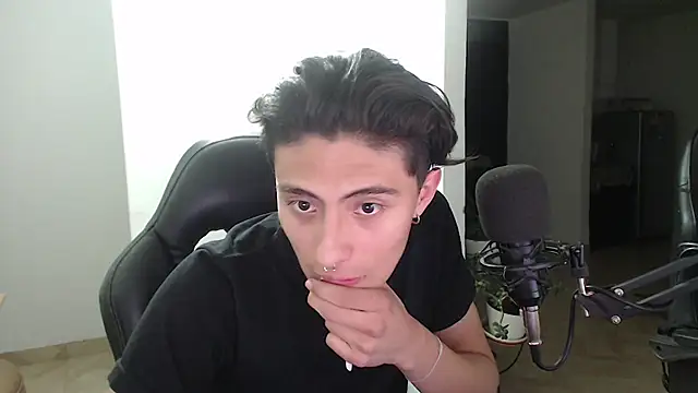 Snapshot of jay_dimarco2 chatting on September 16, 2:56 am jay dimarco2 online show from September 16, 2:56 am