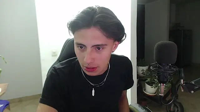 Snapshot of jay_dimarco2 chatting on November 21, 2:54 am jay dimarco2 online show from November 21, 2:54 am