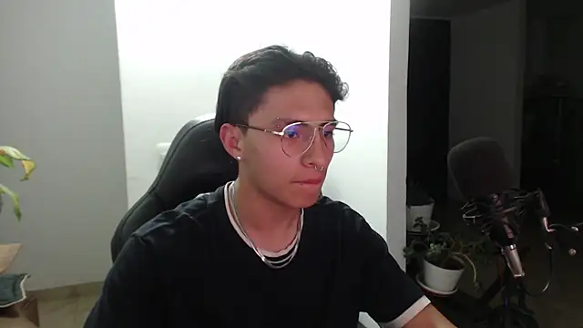 Snapshot of jay_dimarco2 chatting on December 17, 4:40 am jay dimarco2 online show from December 17, 4:40 am