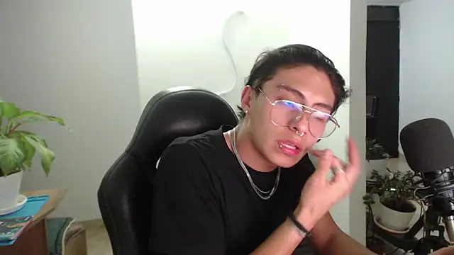 Snapshot of jay_dimarco2 chatting on January 10, 4:14 am jay dimarco2 online show from January 10, 4:14 am