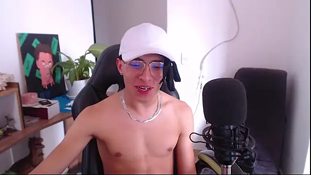 Snapshot of jay_dimarco2 chatting on February 18, 5:53 pm jay dimarco2 online show from February 18, 5:53 pm