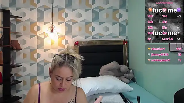 Snapshot of cameronglen chatting on March 3, 6:26 am cameronglen online show from March 3, 6:26 am