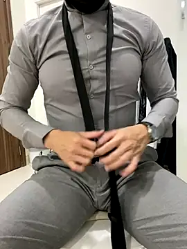 harrylouis1357 online show from December 3, 1:54 pm