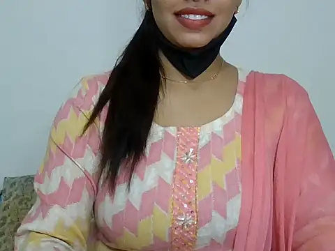 Snapshot of sparkling_queen chatting on December 4, 4:05 pm sparkling queen online show from December 4, 4:05 pm