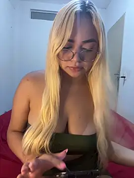 Ninfetinha   online show from March 24, 6:35 pm