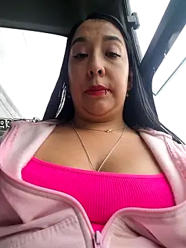 Snapshot of Bella_keny chatting on June 5, 7:08 pm Bella keny online show from June 5, 7:08 pm