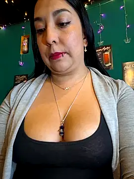 Snapshot of Bella_keny chatting on June 6, 7:40 pm Bella keny online show from June 6, 7:40 pm