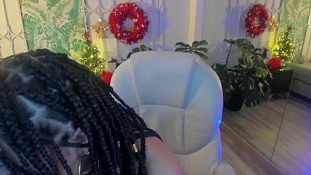 cute hollywood online show from December 20, 8:49 pm