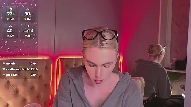 DanielPaige  online show from February 6, 7:18 pm