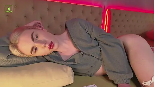 DanielPaige  online show from February 9, 7:19 pm