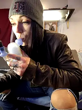 Genevieve143 online show from December 5, 5:05 am