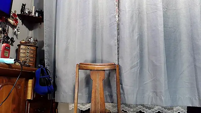 Genevieve143 online show from February 22, 2:24 am