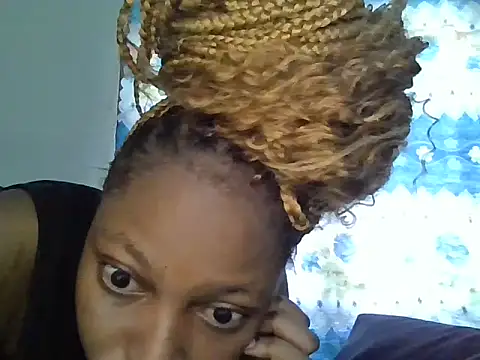 Snapshot of Midnight_Clique_ chatting on November 16, 9:48 am Midnight Clique online show from November 16, 9:48 am