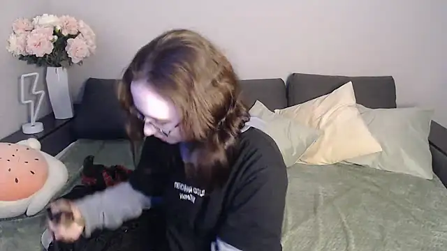 Mini Diva online show from January 31, 9:16 am