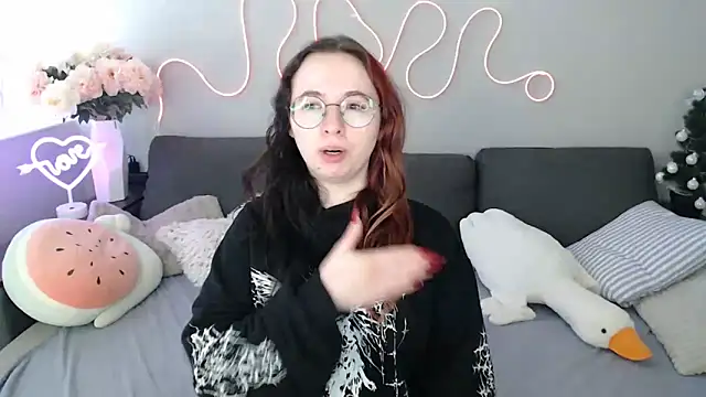 Mini Diva online show from February 21, 9:10 am