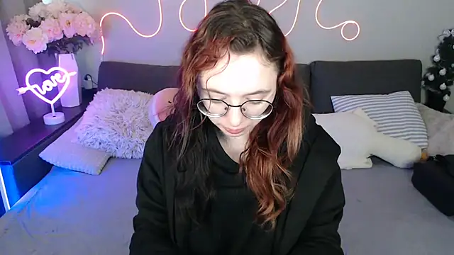 Mini Diva online show from April 17, 8:06 am