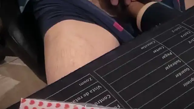 Snapshot of nicolaaaaas chatting on October 26, 3:29 pm nicolaaaaas online show from October 26, 3:29 pm