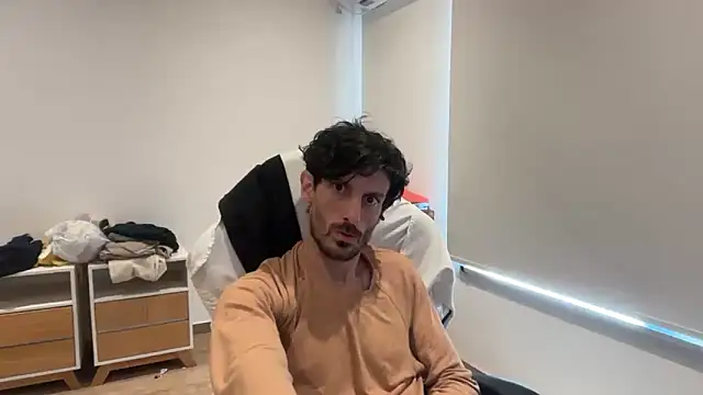 Snapshot of nicolaaaaas chatting on October 28, 3:25 pm nicolaaaaas online show from October 28, 3:25 pm