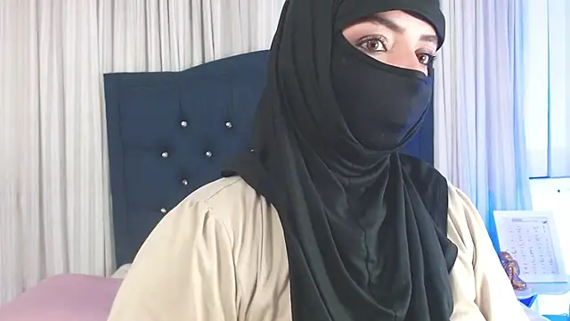 Snapshot of Uzra_hayed chatting on January 31, 1:54 am Uzra hayed online show from January 31, 1:54 am