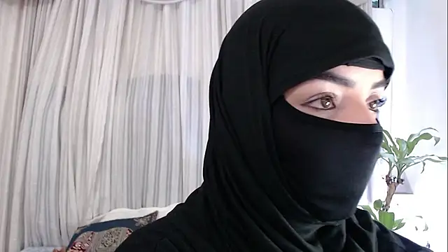Snapshot of Uzra_hayed chatting on September 24, 7:39 pm Uzra hayed online show from September 24, 7:39 pm