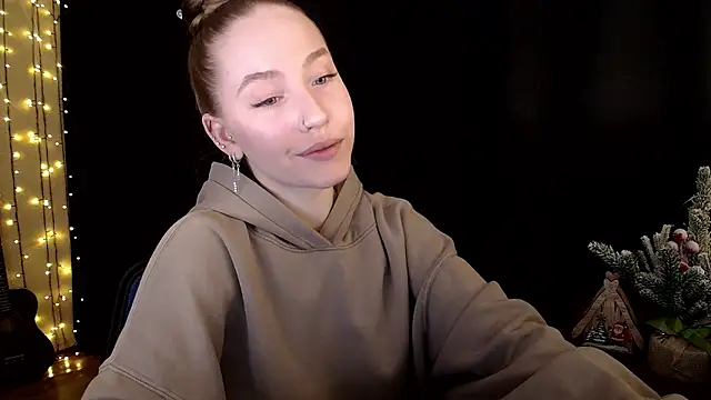 Snapshot of SindiWatsoon chatting on January 15, 2:21 pm SindiWatsoon online show from January 15, 2:21 pm