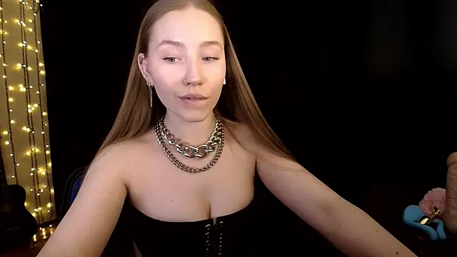 Snapshot of SindiWatsoon chatting on February 2, 3:33 pm SindiWatsoon online show from February 2, 3:33 pm