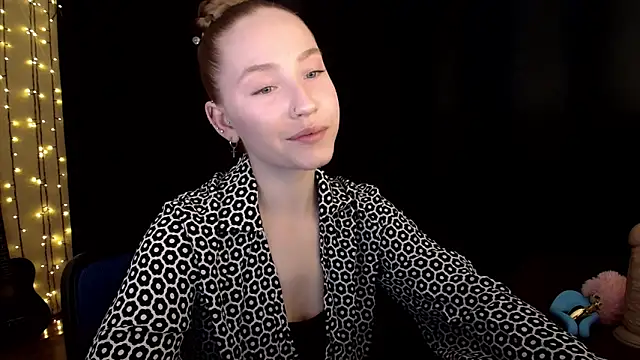 Snapshot of SindiWatsoon chatting on February 10, 1:48 pm SindiWatsoon online show from February 10, 1:48 pm