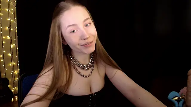 Snapshot of SindiWatsoon chatting on February 19, 7:10 pm SindiWatsoon online show from February 19, 7:10 pm