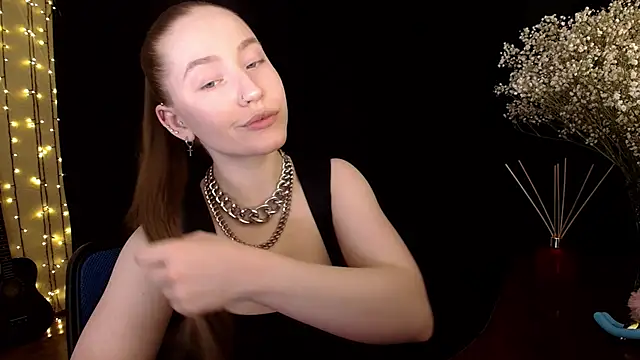 Snapshot of SindiWatsoon chatting on March 3, 3:07 pm SindiWatsoon online show from March 3, 3:07 pm