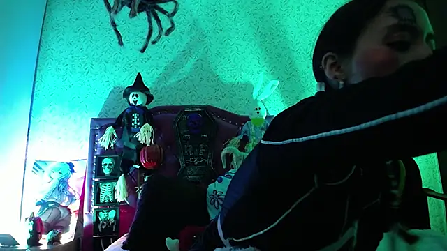 luly pink online show from October 28, 4:38 am