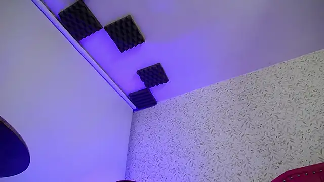 luly pink online show from January 8, 4:04 am