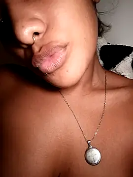 VictoireFeller online show from October 1, 5:46 am