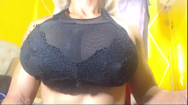 DanielaMuscleTS online show from January 9, 7:50 pm