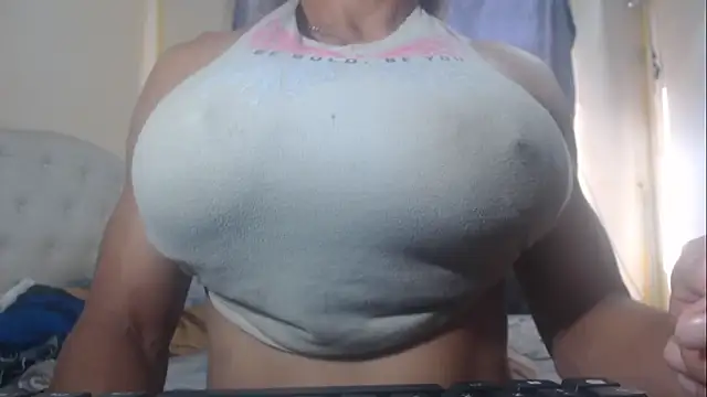 Snapshot of DanielaMuscleTS chatting on January 9, 7:15 pm DanielaMuscleTS online show from January 9, 7:15 pm