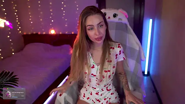 Kamila icee online show from January 6, 8:45 pm