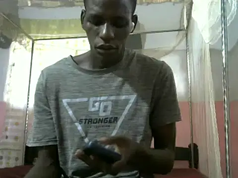 Snapshot of Bigras0011 chatting on March 6, 4:41 am Bigras0011 online show from March 6, 4:41 am