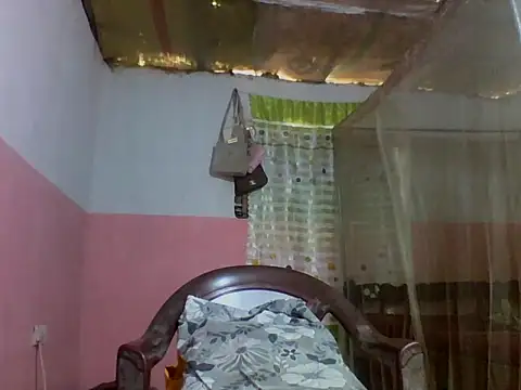 Snapshot of Bigras0011 chatting on October 3, 11:29 am Bigras0011 online show from October 3, 11:29 am