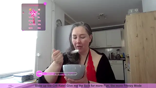 MilfGina online show from November 20, 8:47 am