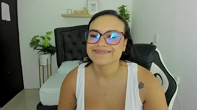 zoe danae  online show from December 26, 12:16 pm