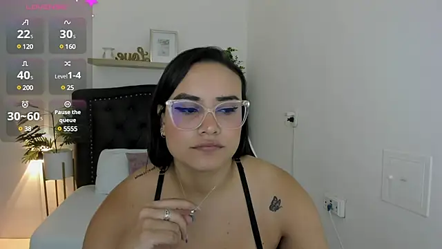 zoe danae  online show from January 24, 12:10 pm