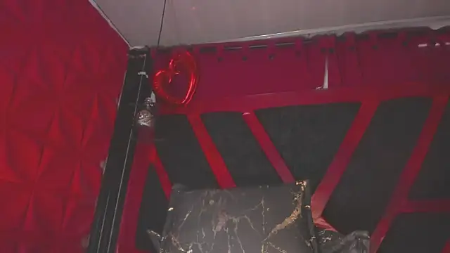 Snapshot of Taylor-hardcore chatting on October 22, 2:39 pm Taylor-hardcore online show from October 22, 2:39 pm